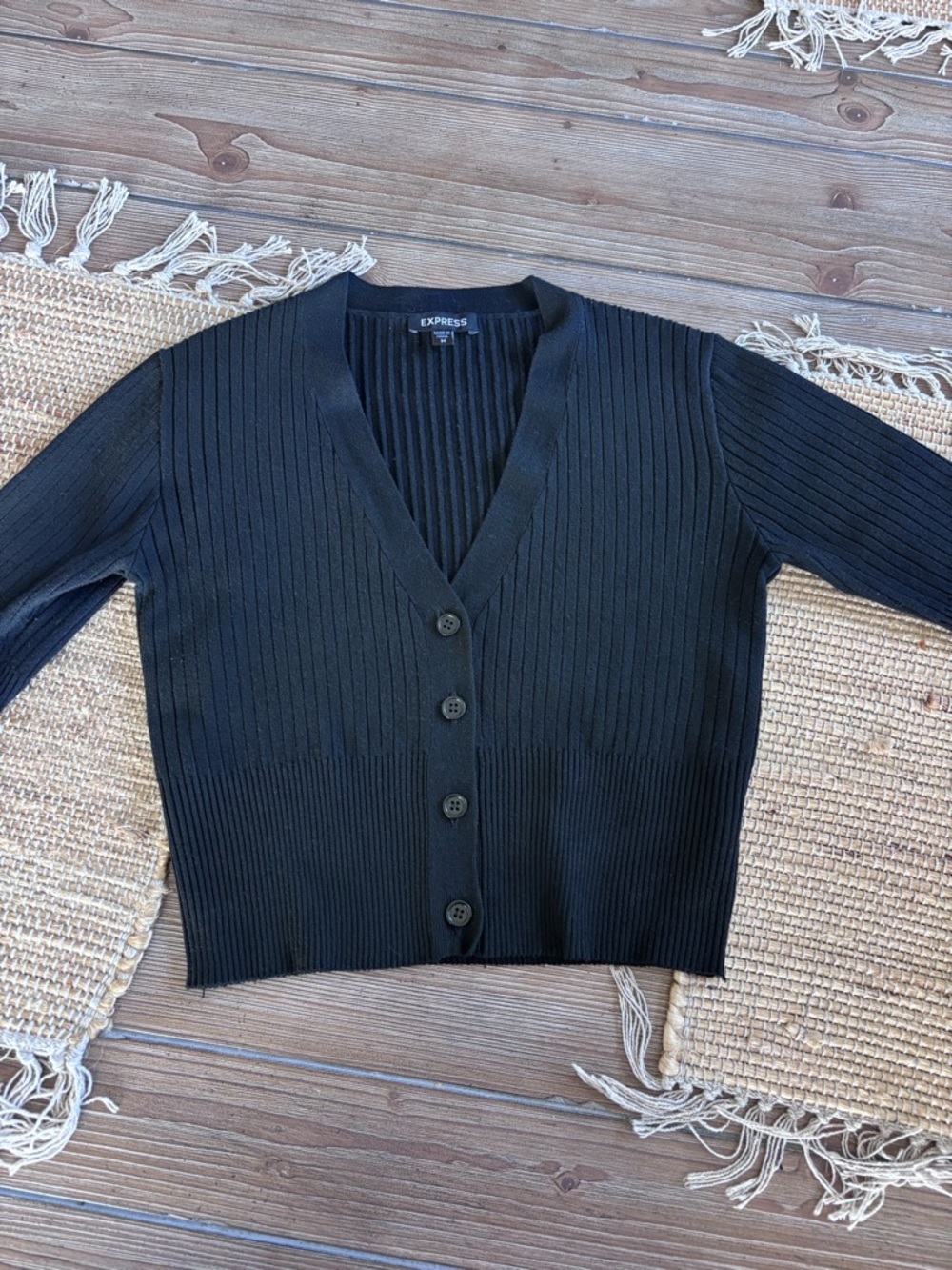Express Black Ribbed V-Neck cropped Button Cardigan - Picture 3 of 8